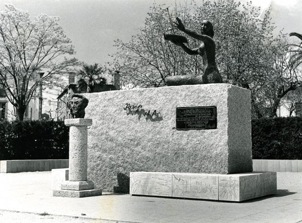 Monument a Josep Pla